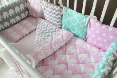 Комплект постельного белья "Розовый слон", 5 предметов: подушка, наволочка, простынь на резинке, одеяло , бортики-подушки.