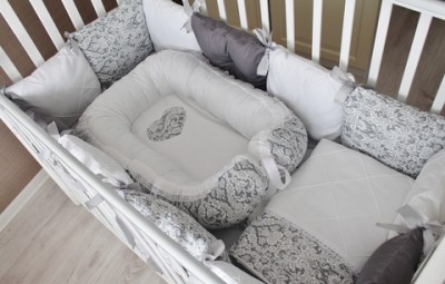 Комплект в кроватку Сумерки, (5 предметов): подушка, наволочка, простынь на резинке, одеяло , бортики.