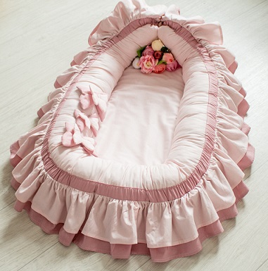 Гнездышко кокон babynest  Butterfly (Бабочка)  для младенца, размер 15х57х85см, цвет малиновый